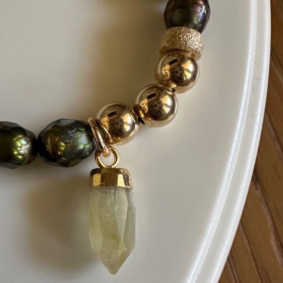 Natural Pearl Stretch Bracelet w/ 14K Gold filled Spacers and Quartz Charm - Picture 5 of 9